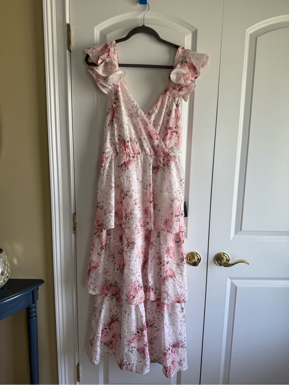 Lulu's Pink Floral Tiered Maxi Dress with Ruffle Straps, L, new with tags!